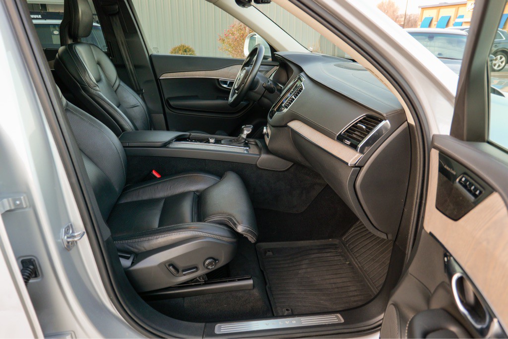 2022 Volvo XC90 Image 26