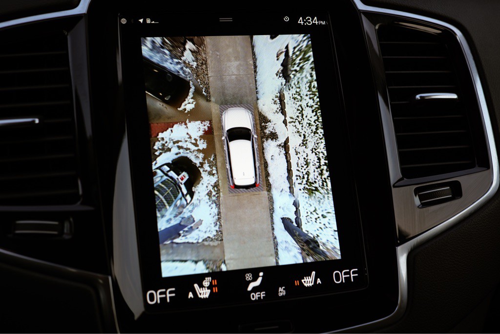 2022 Volvo XC90 Image 38