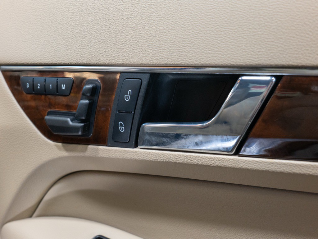 2013 Mercedes-Benz E-Class Image 35