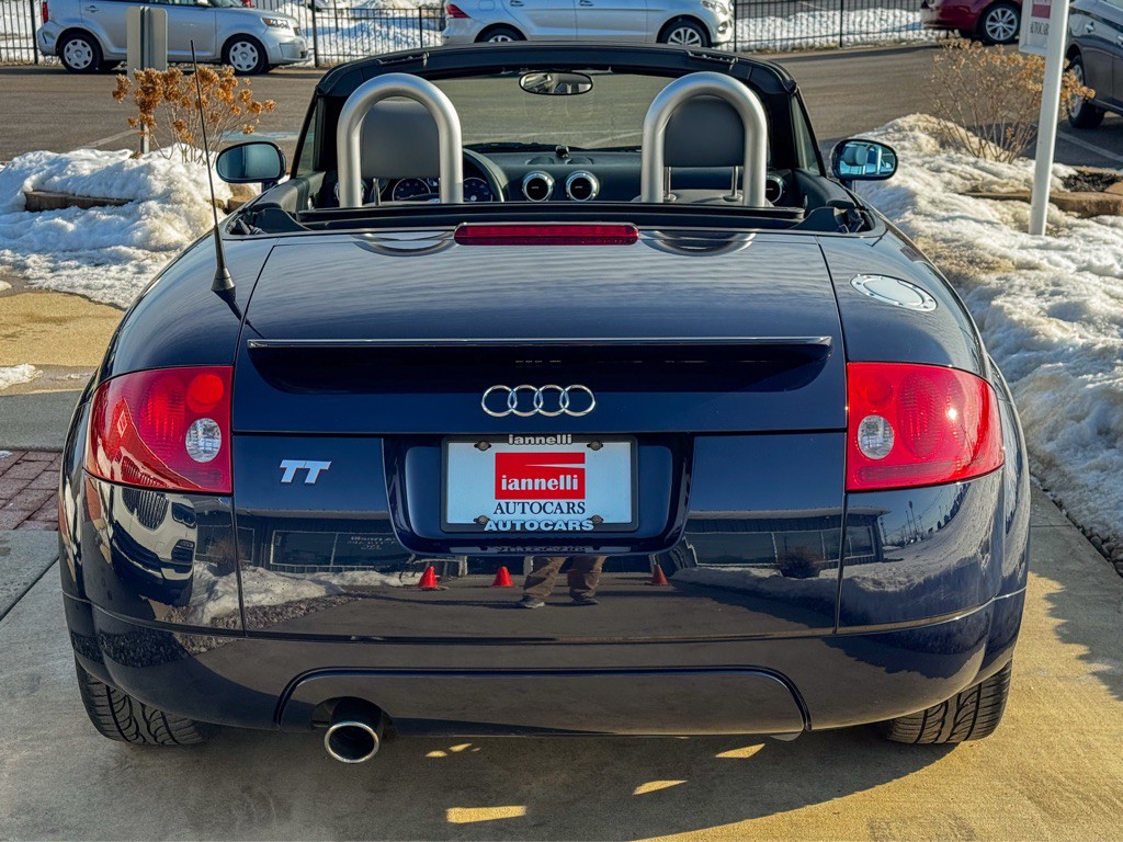 2002 Audi TT Image 8