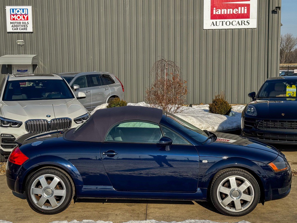 2002 Audi TT Image 16