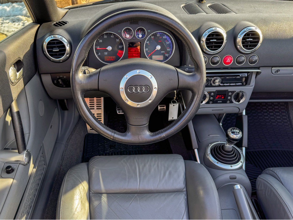 2002 Audi TT Image 20
