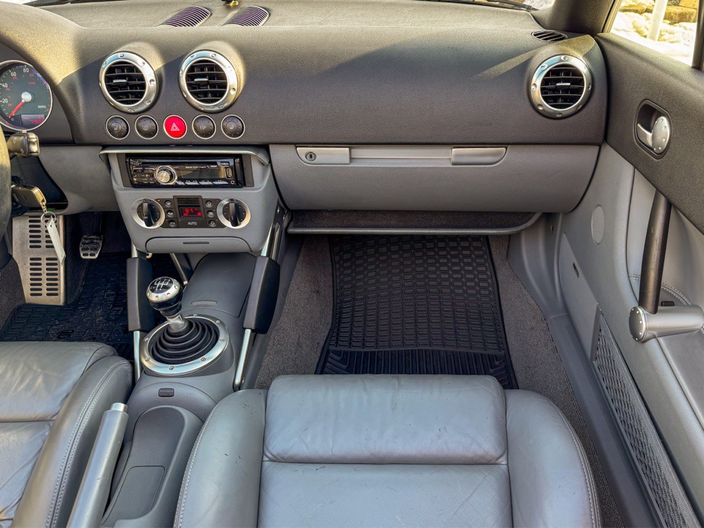 2002 Audi TT Image 21