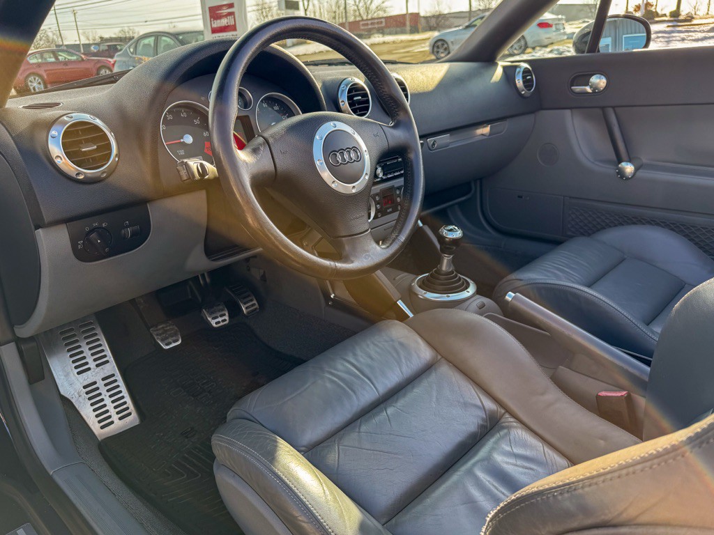 2002 Audi TT Image 22