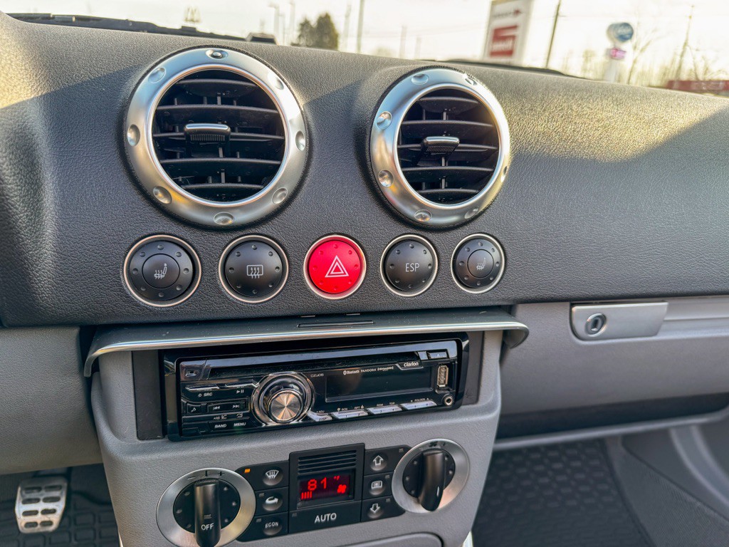 2002 Audi TT Image 28