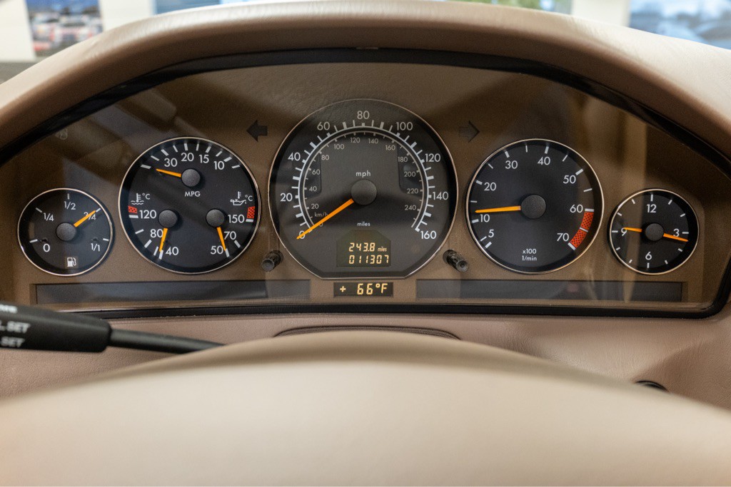 1999 Mercedes-Benz SL-Class Image 3