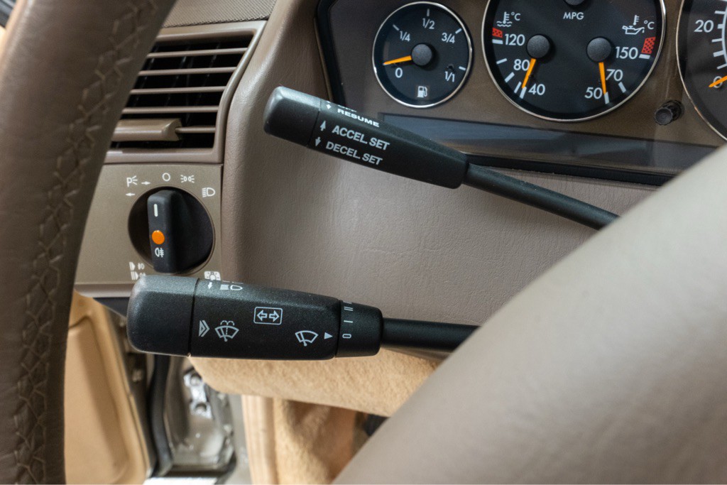 1999 Mercedes-Benz SL-Class Image 32