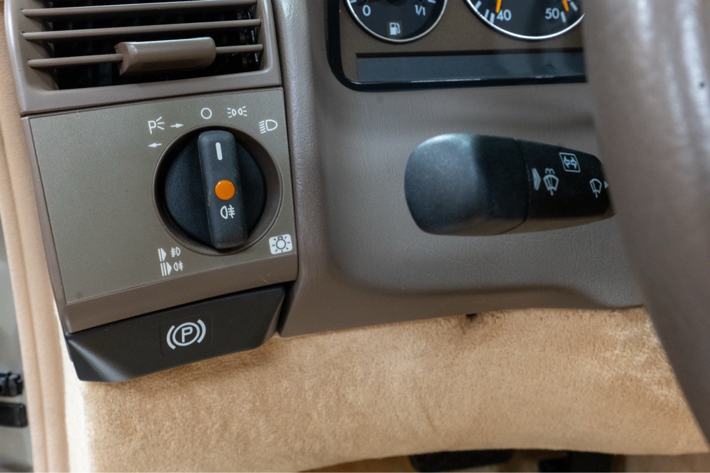 1999 Mercedes-Benz SL-Class Image 29