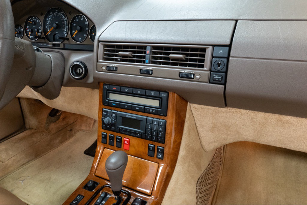 1999 Mercedes-Benz SL-Class Image 37