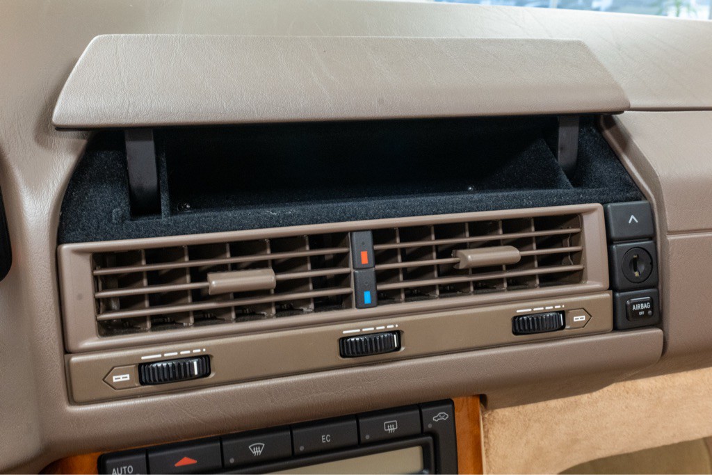 1999 Mercedes-Benz SL-Class Image 38