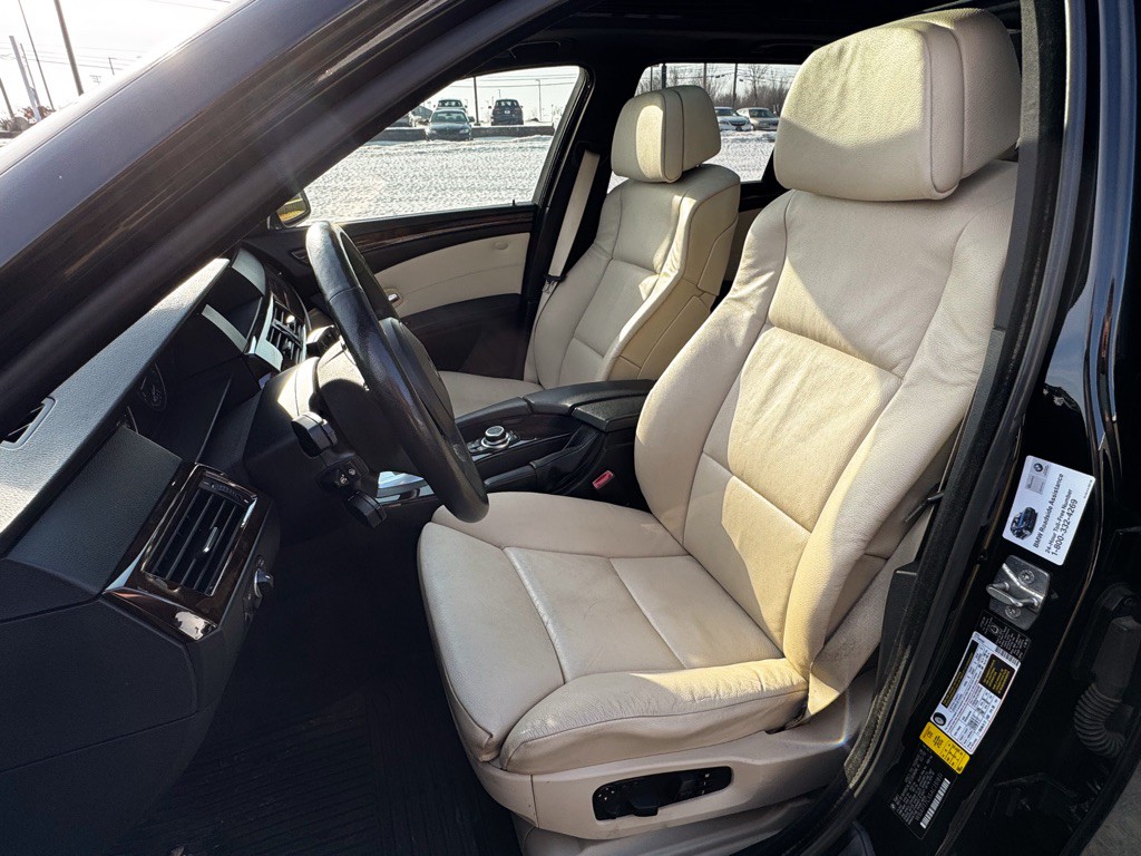 2010 BMW 5 Series Image 43