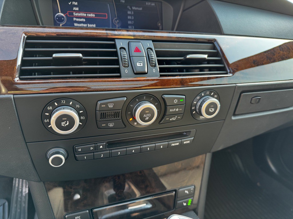 2010 BMW 5 Series Image 49