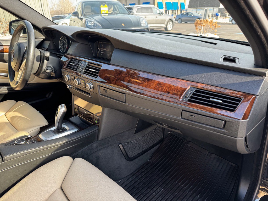 2010 BMW 5 Series Image 52