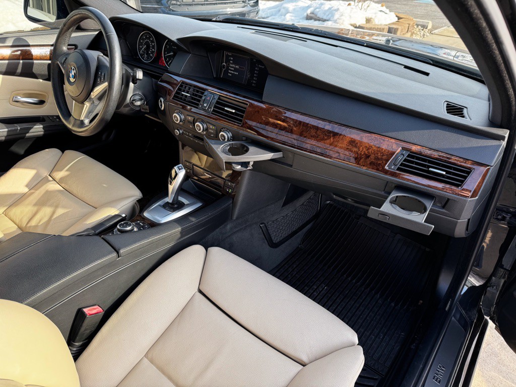 2010 BMW 5 Series Image 54