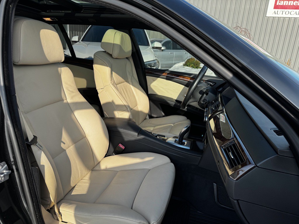 2010 BMW 5 Series Image 55
