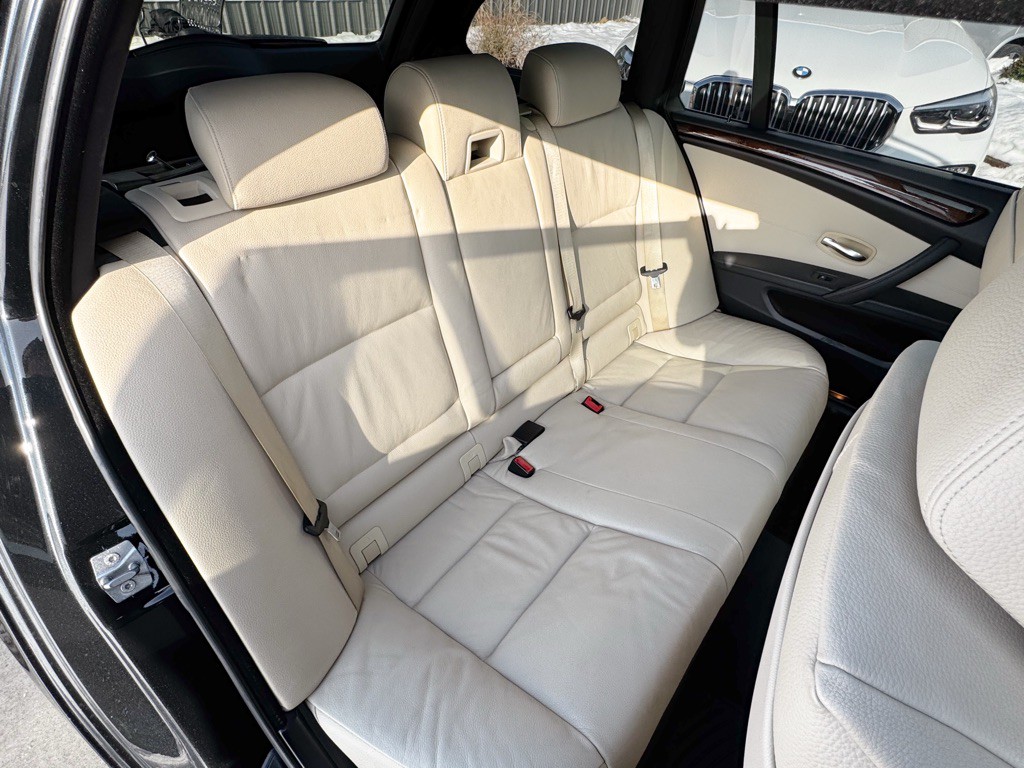 2010 BMW 5 Series Image 58