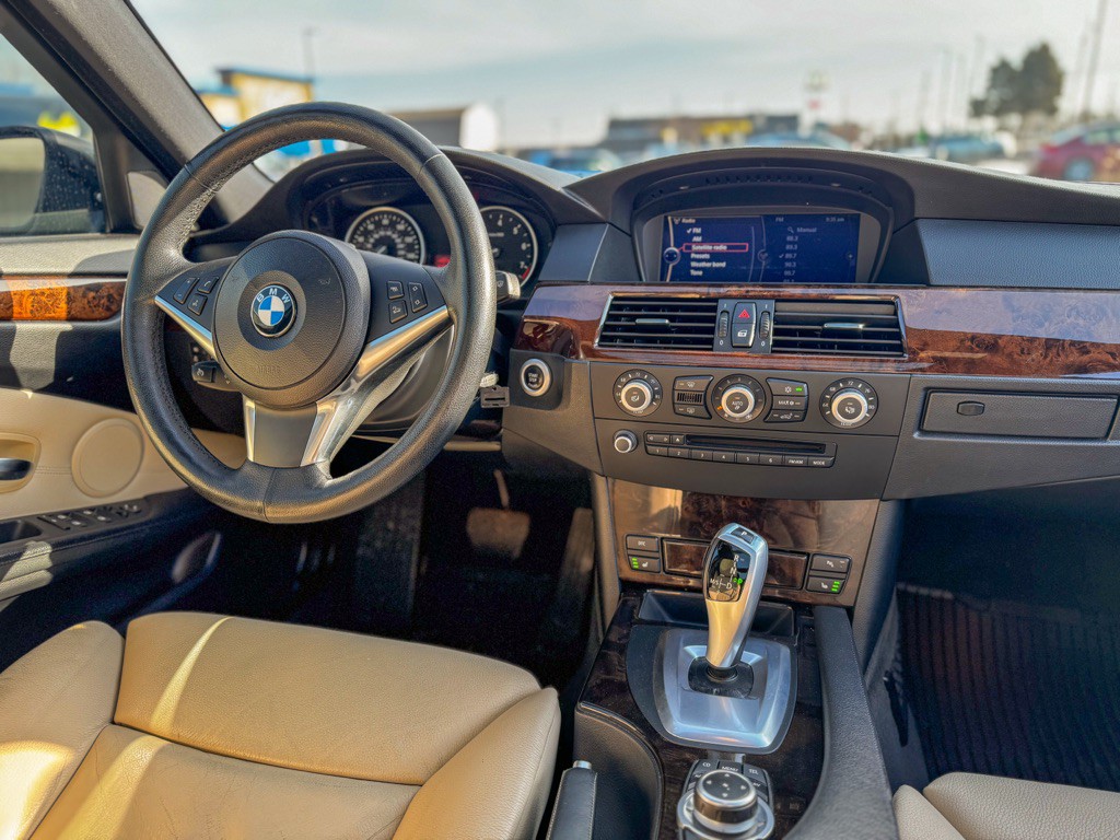 2010 BMW 5 Series Image 14