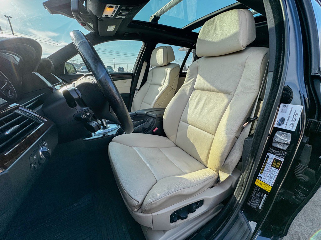 2010 BMW 5 Series Image 29