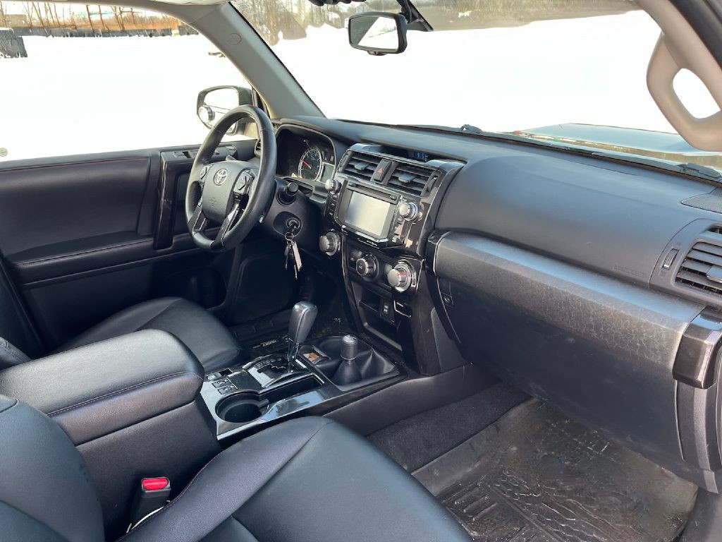 2016 Toyota 4Runner Image 6