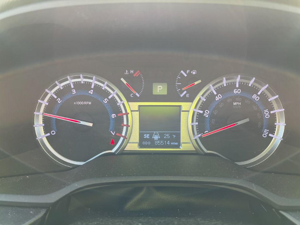 2016 Toyota 4Runner Image 9