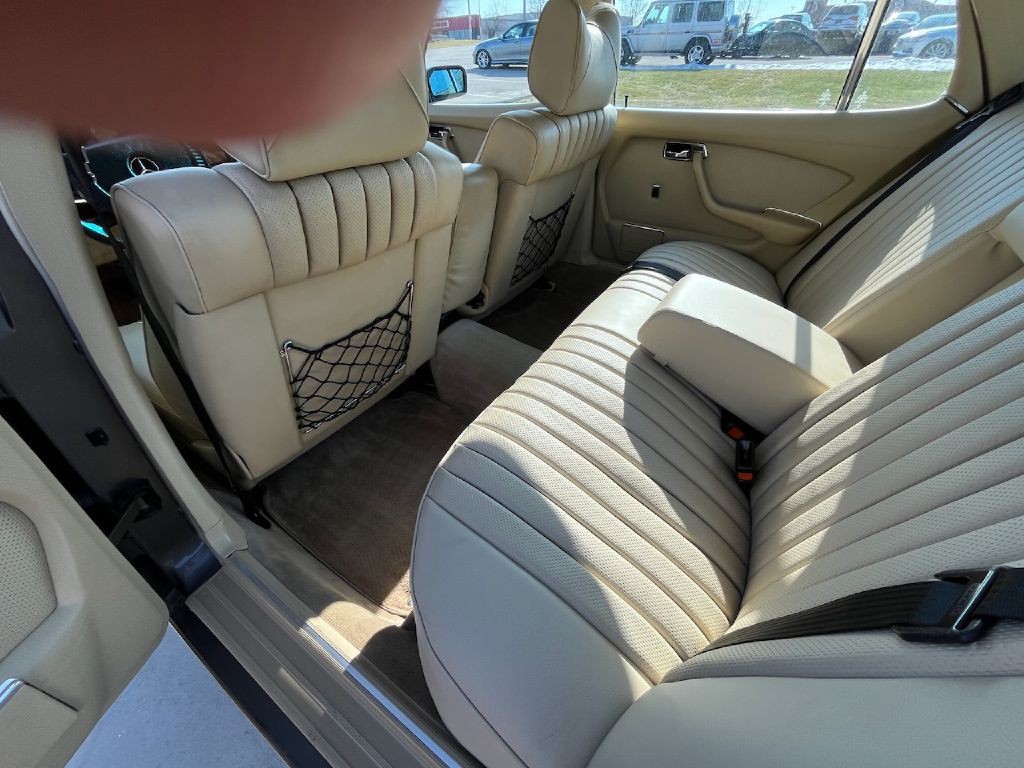 1980 Mercedes-Benz 420-Class Image 18