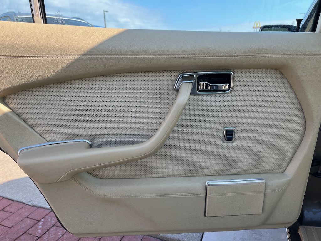 1980 Mercedes-Benz 420-Class Image 19