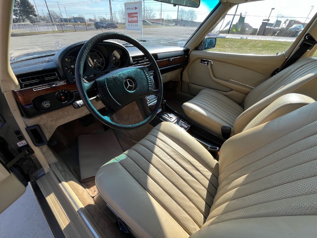 1980 Mercedes-Benz 420-Class Image 21