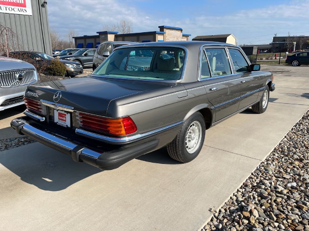 1980 Mercedes-Benz 420-Class Image 3