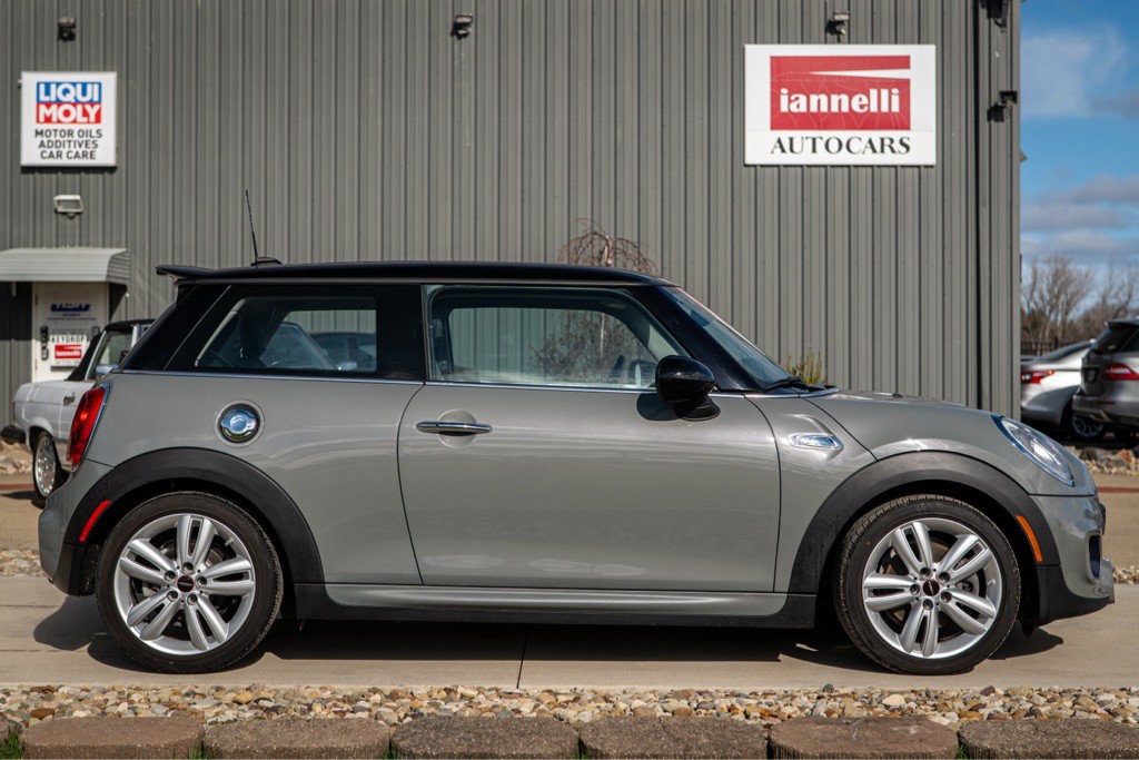 2015 MINI Cooper Image 6
