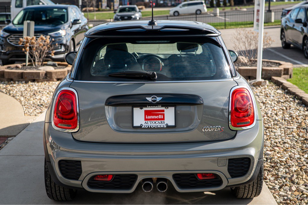 2015 MINI Cooper Image 9