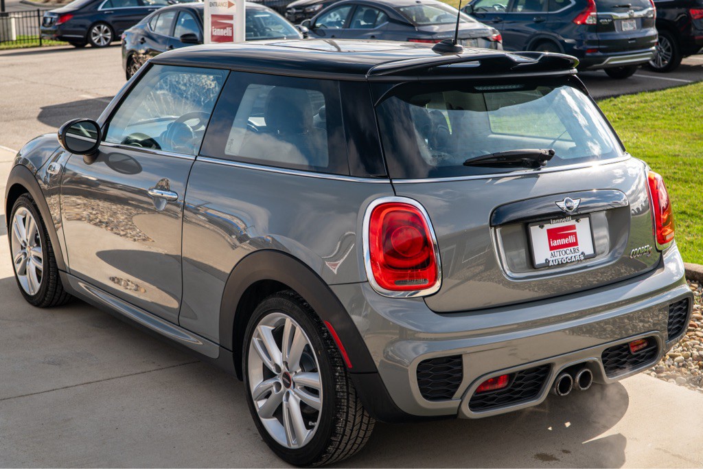 2015 MINI Cooper Image 11