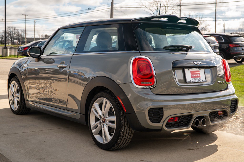 2015 MINI Cooper Image 12