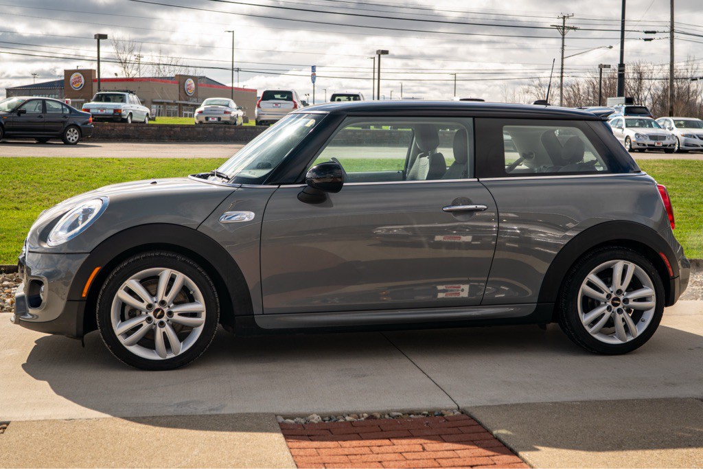 2015 MINI Cooper Image 13