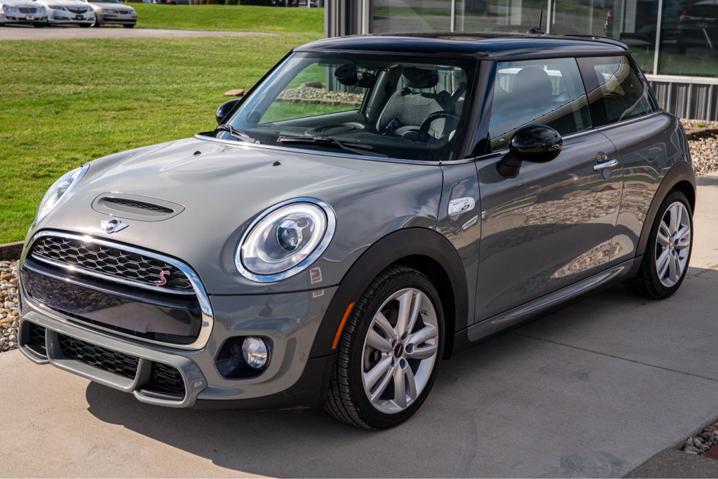 2015 MINI Cooper Image 14