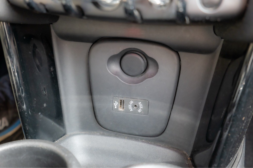 2015 MINI Cooper Image 33