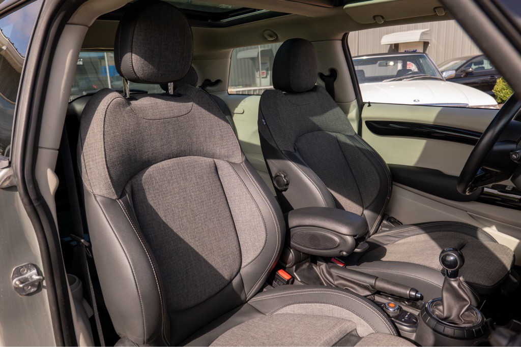 2015 MINI Cooper Image 39