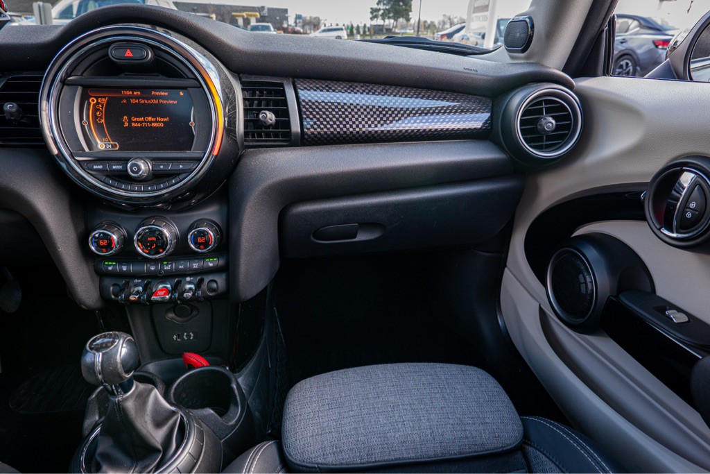 2015 MINI Cooper Image 43