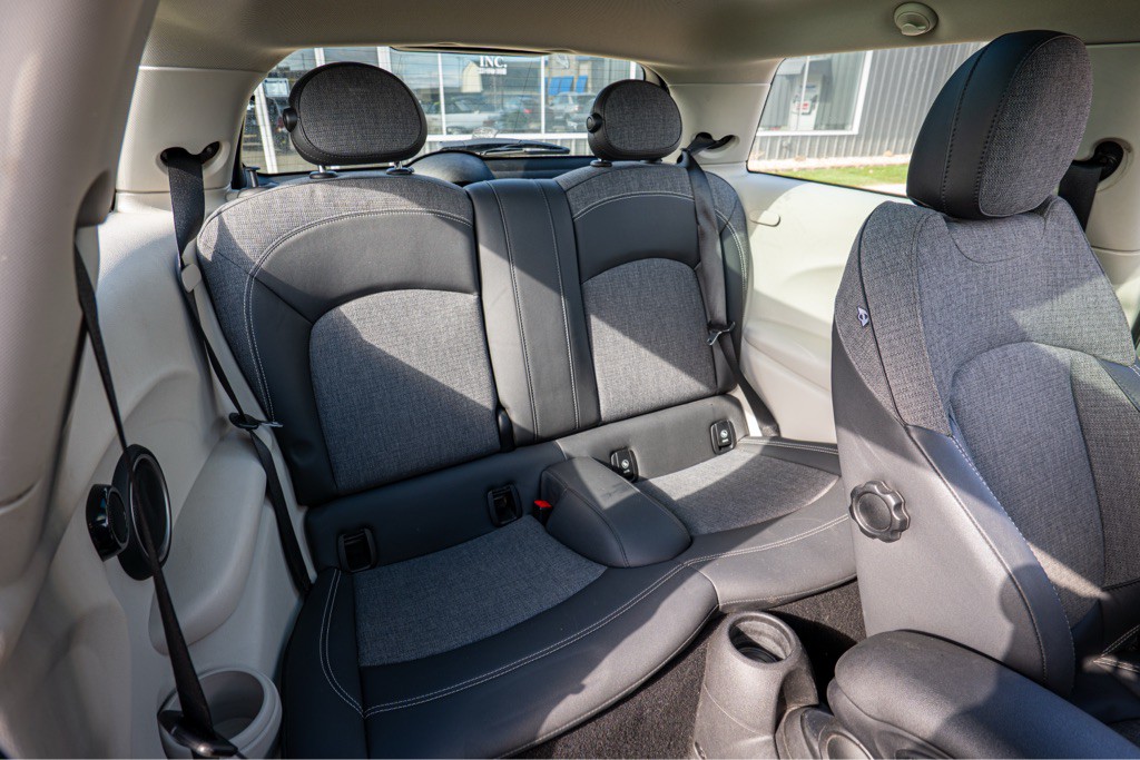 2015 MINI Cooper Image 44