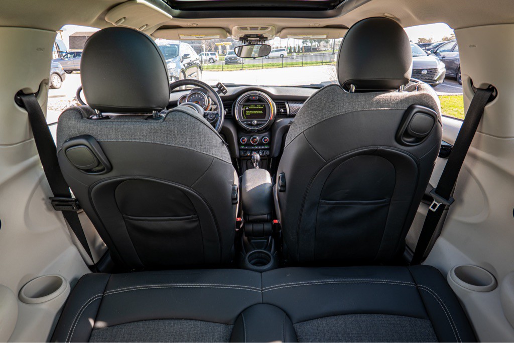 2015 MINI Cooper Image 48