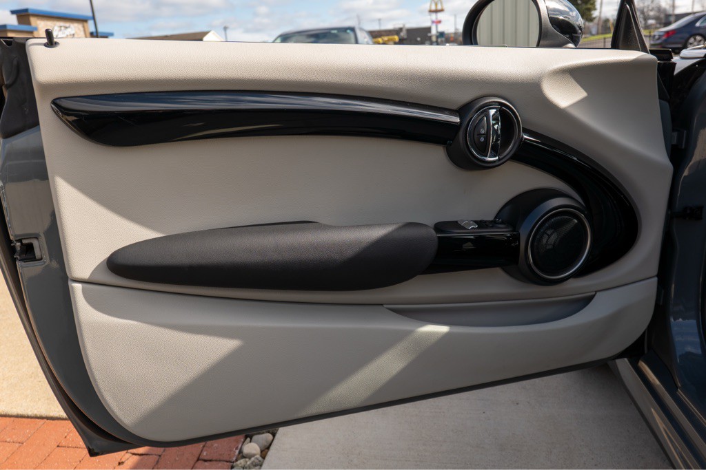 2015 MINI Cooper Image 49