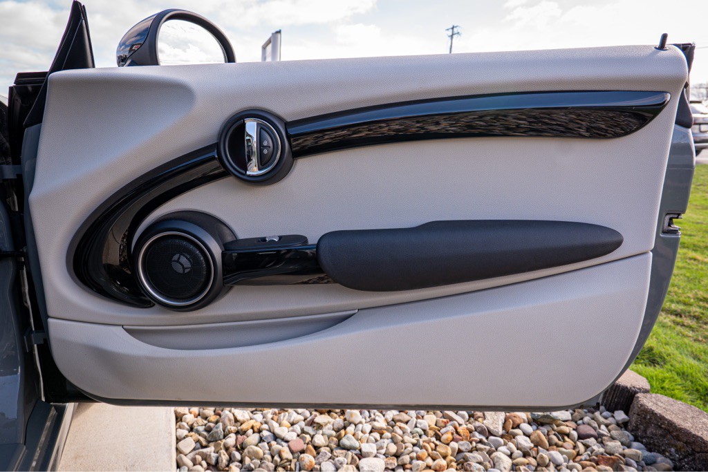 2015 MINI Cooper Image 51