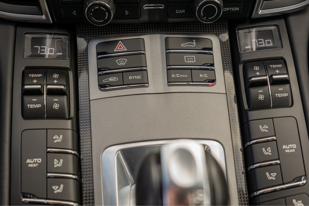 2016 Porsche Panamera Image 23