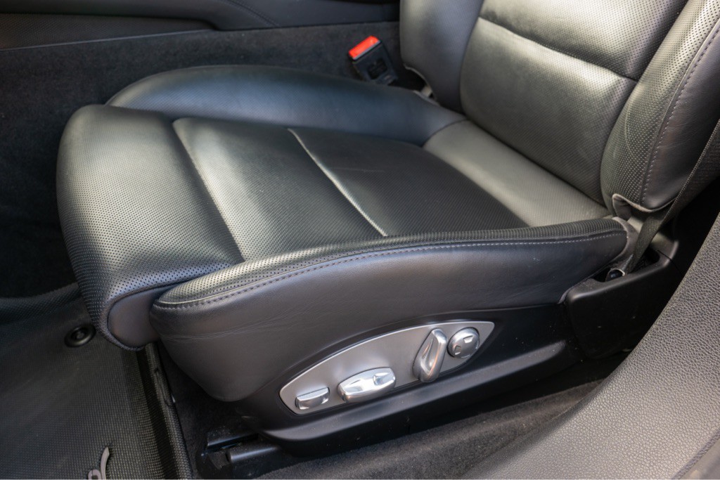 2016 Porsche Panamera Image 27