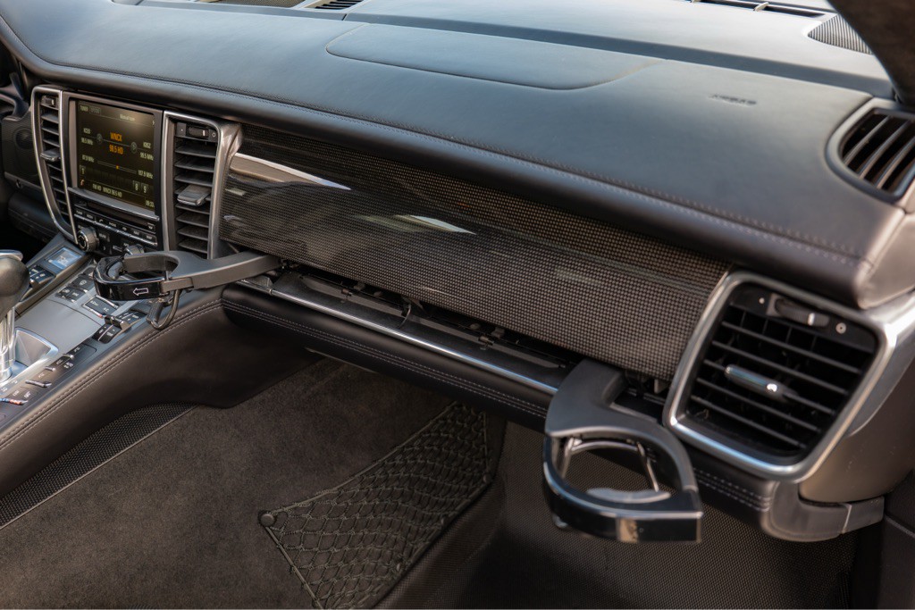 2016 Porsche Panamera Image 35