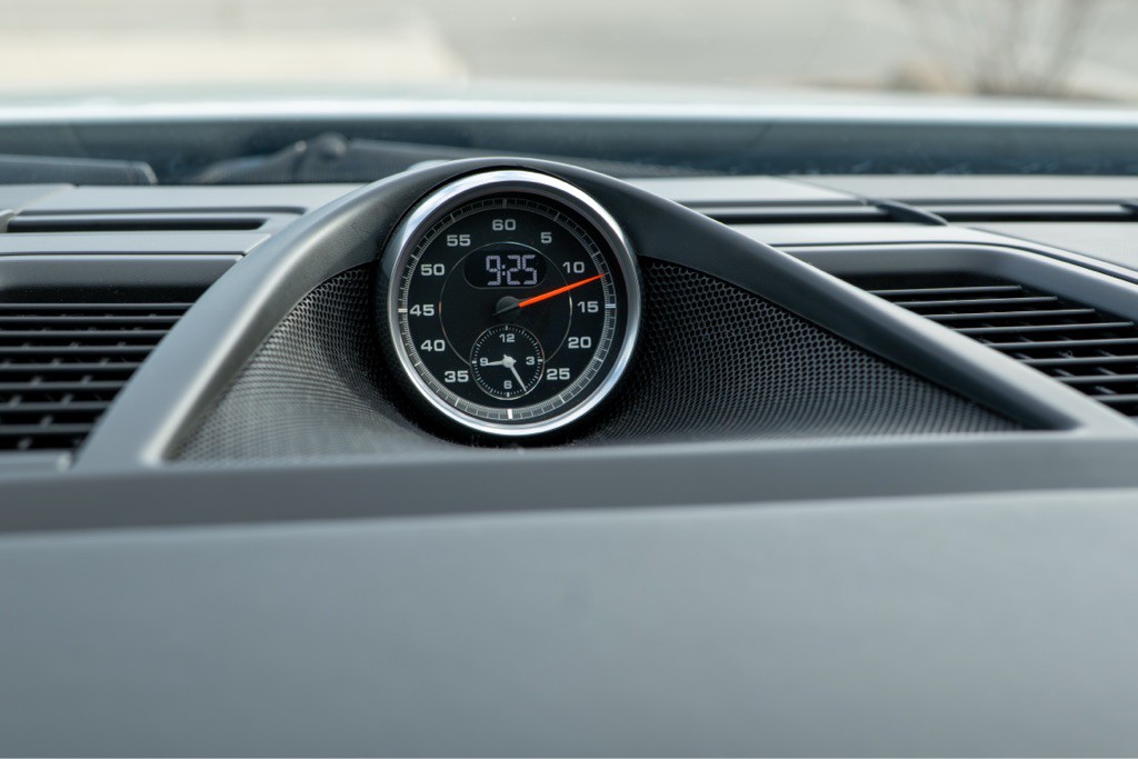 2016 Porsche Panamera Image 41