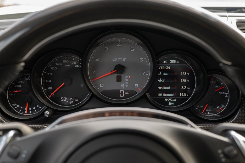 2016 Porsche Panamera Image 3