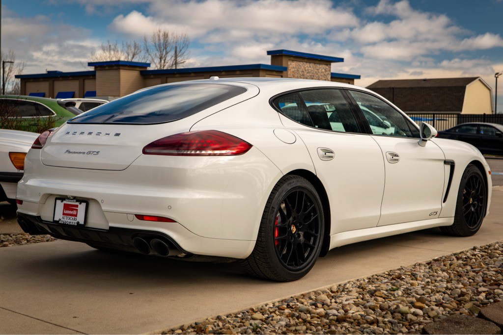 2016 Porsche Panamera Image 7