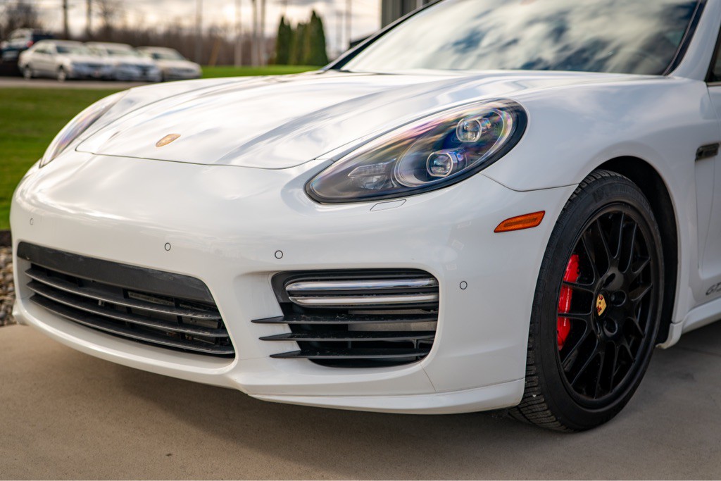 2016 Porsche Panamera Image 12