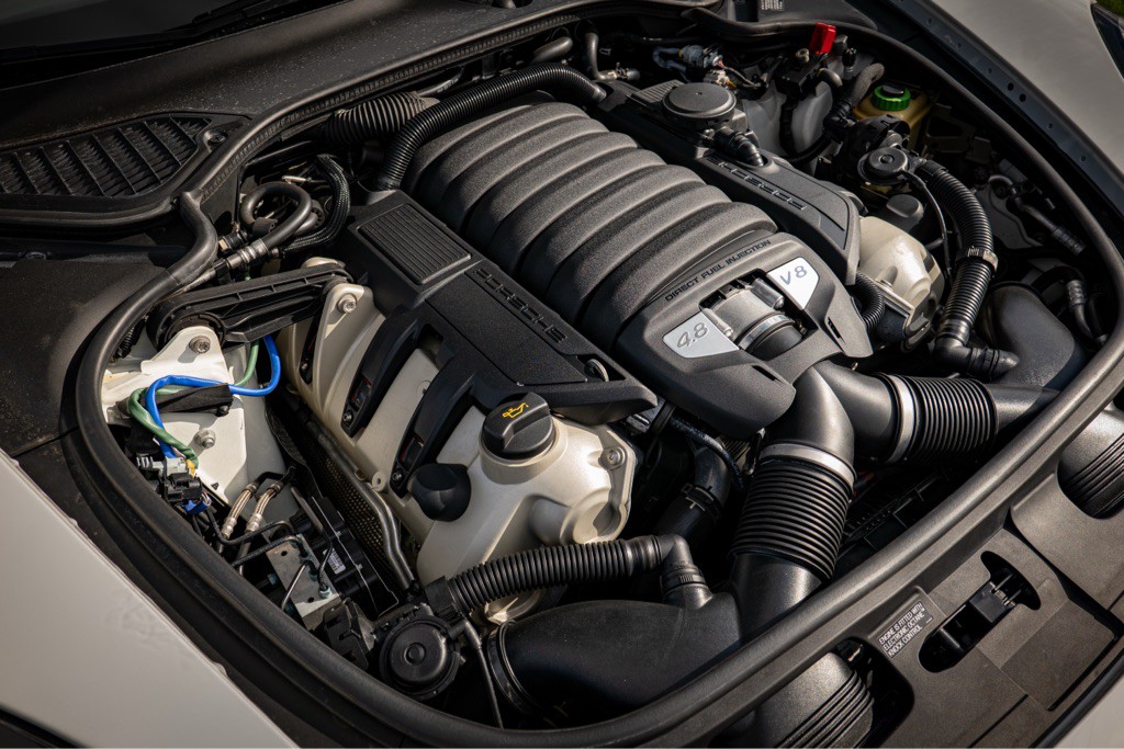 2016 Porsche Panamera Image 61