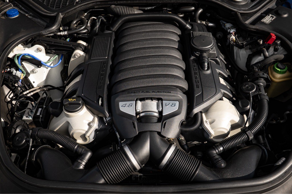 2016 Porsche Panamera Image 62